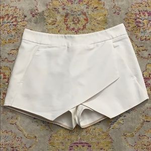 White Express skort size 2 in great condition!!